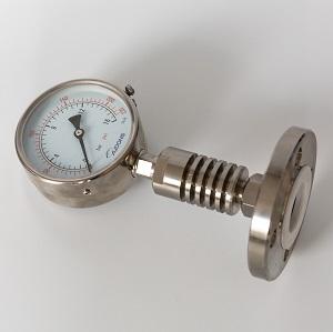 Diaphragm seal pressure gauge with cooling tower